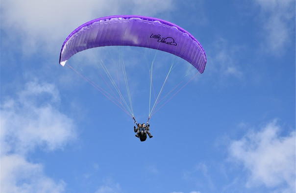 白龙山滑翔伞飞行基地