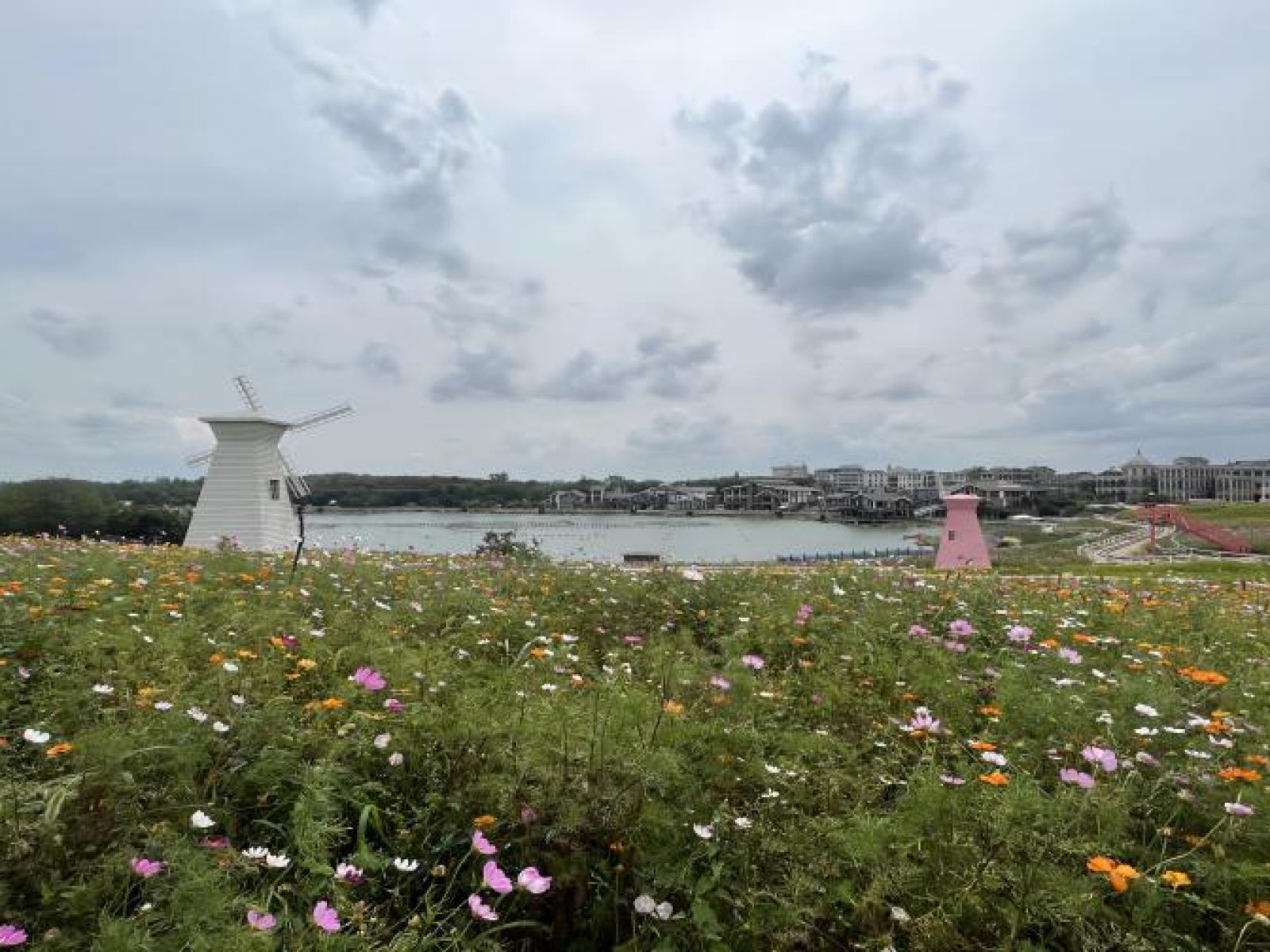 天河潭旅游度假区奇幻谷.jpg