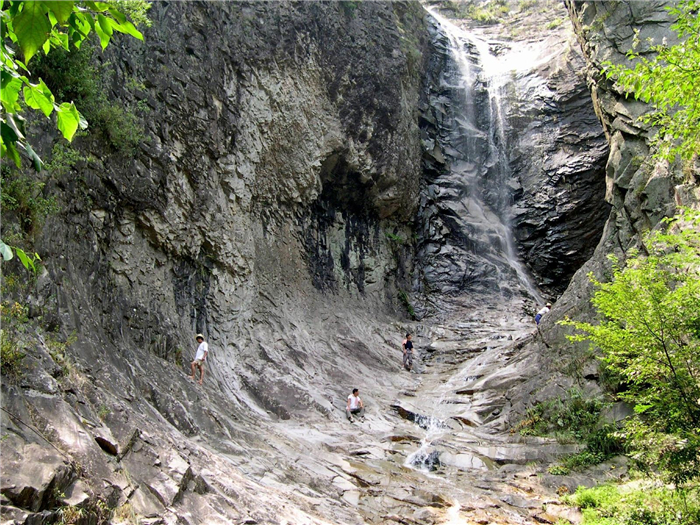 六安大別山龍井峽瀑布.jpg