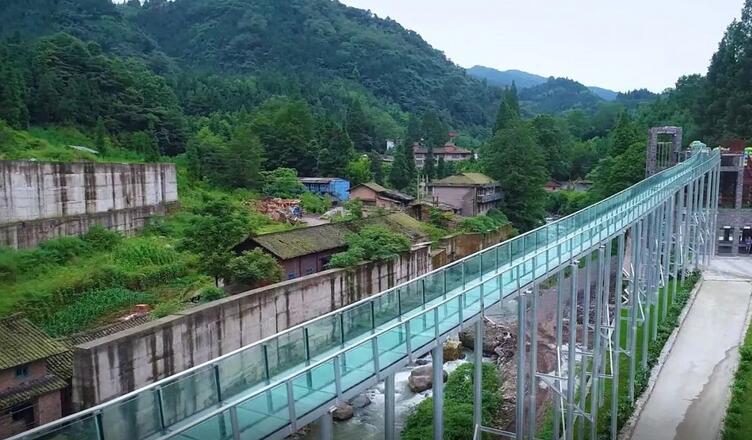 七里坪高空峽谷漂流