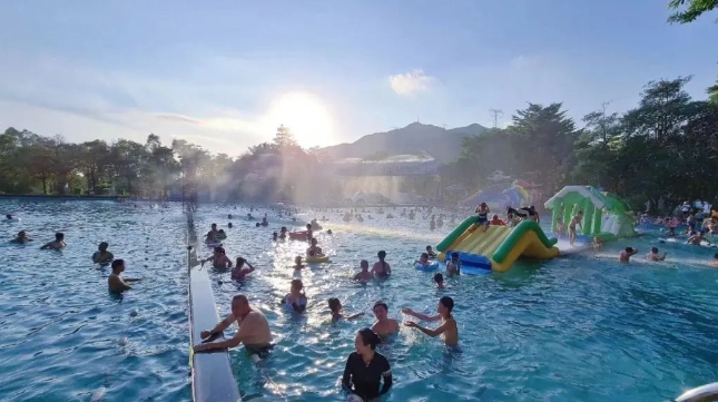 伯爵園彩虹水上樂園