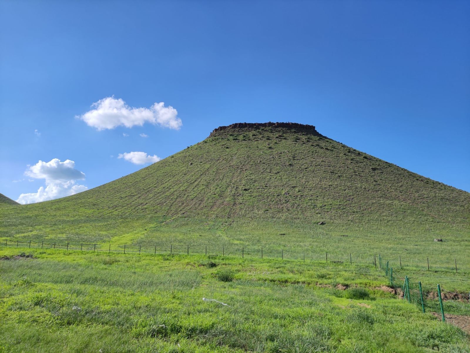 2024錫林浩特平頂山火山群景區(qū)介紹+游玩項(xiàng)目+門票價(jià)格