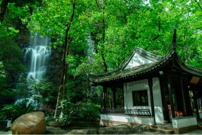軍山