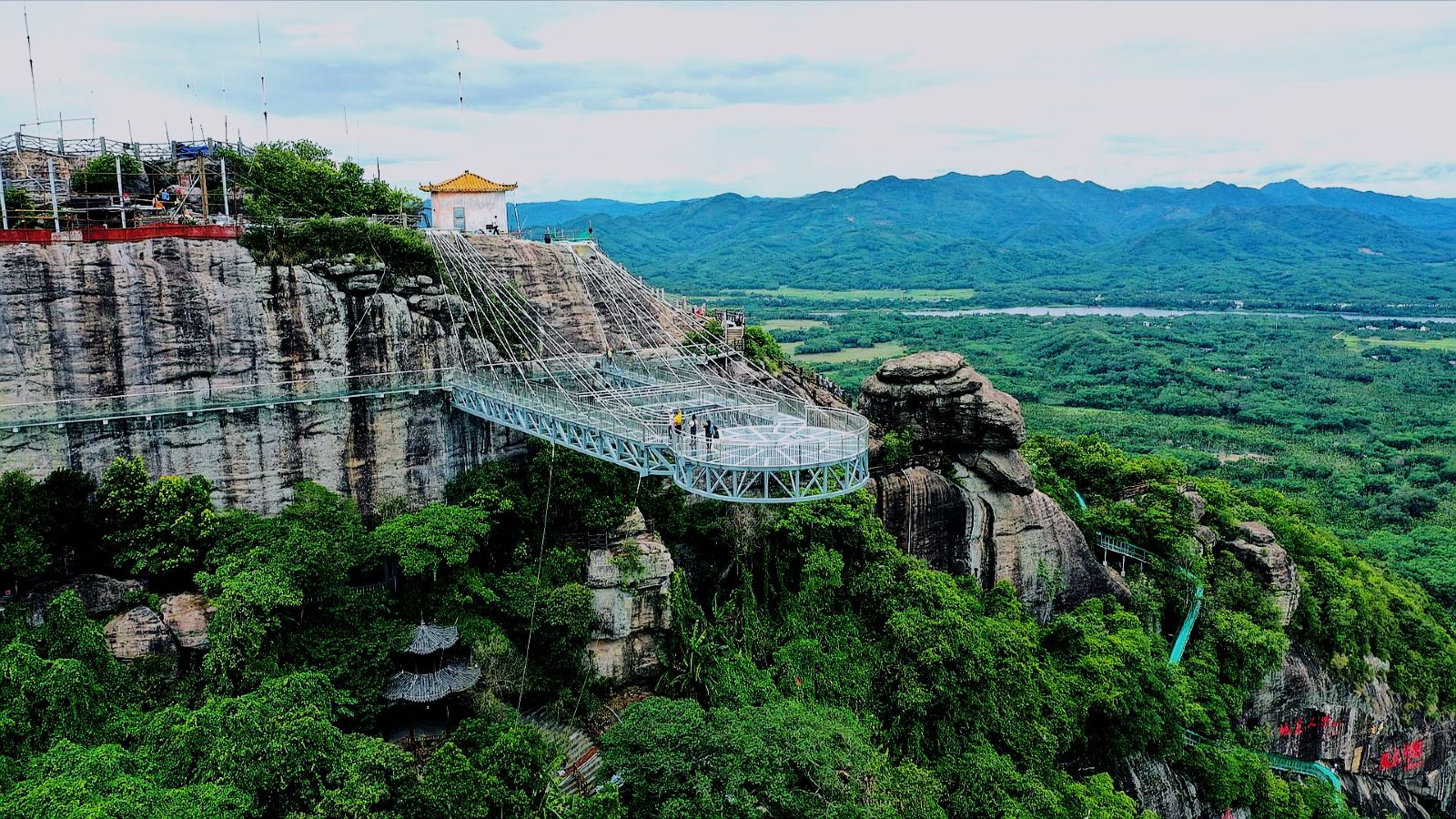 瓊海白石嶺風(fēng)景區(qū)