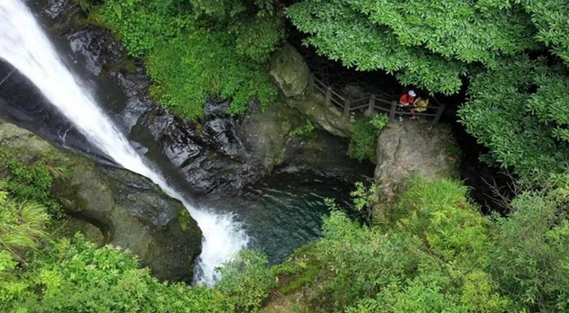 夏霖九天银瀑风景区