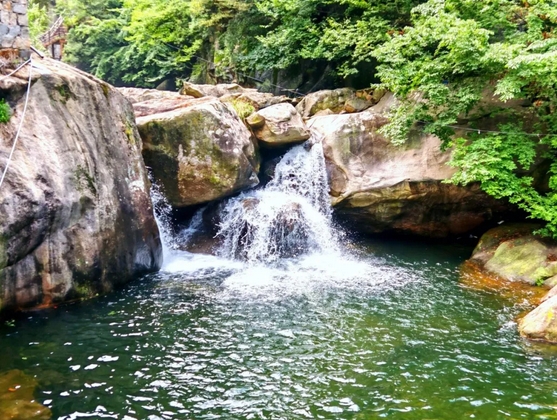 六羊山通天河景區(qū)