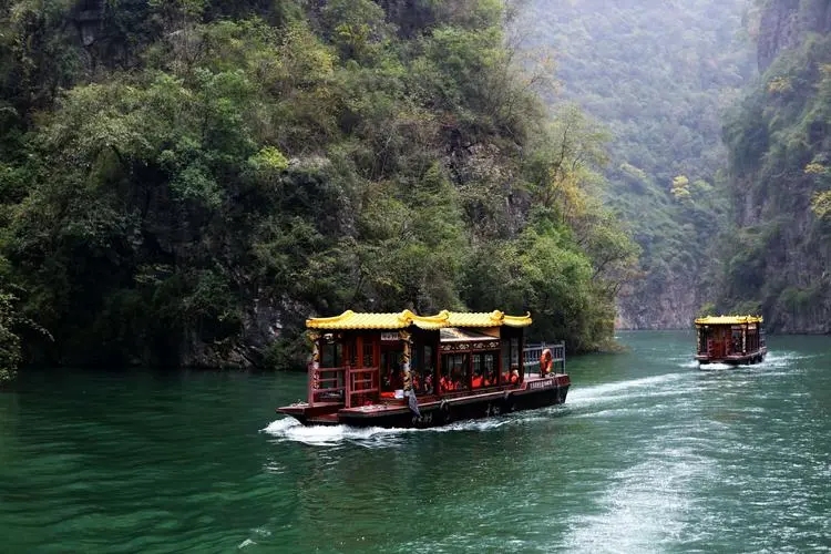 新高湖游船(奉節(jié)港)