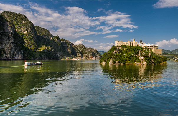 萬峰湖景區(qū)旅游碼頭2.jpg