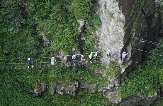 寧波徐鳧巖飛拉達(dá)3.png