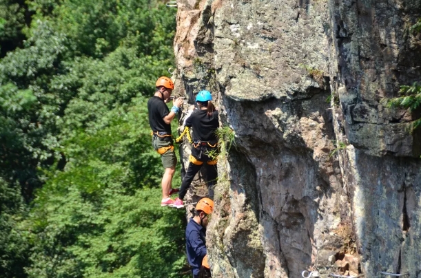 寧波徐鳧巖飛拉達(dá)2.png