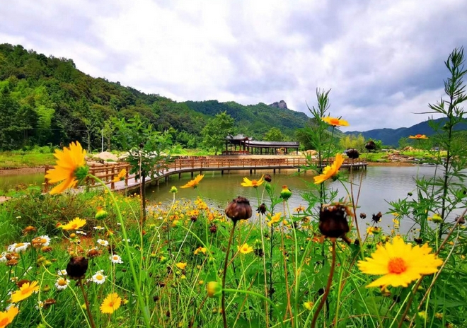 云峰山长情谷旅游景区