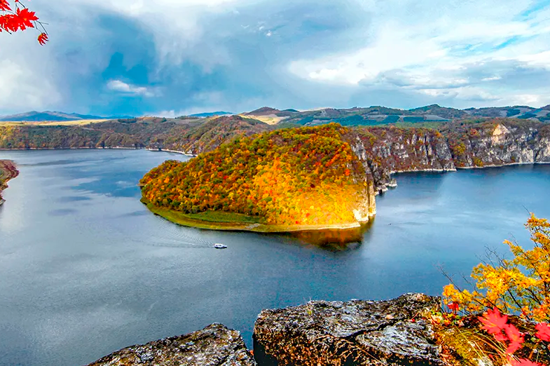 松花江生態(tài)旅游風(fēng)景區(qū)1.png