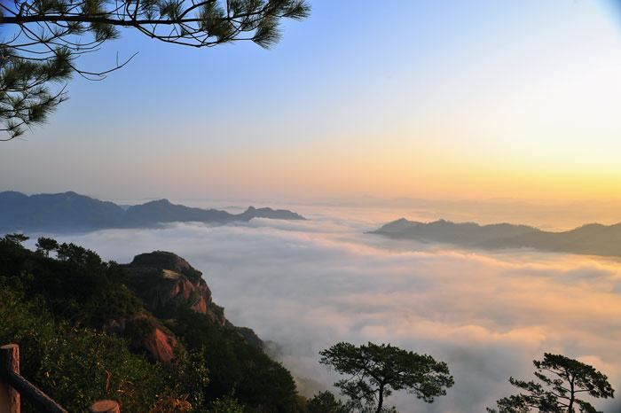 梧州石表山