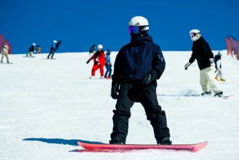 2024李寧烏金山國際滑雪場價格+雪道圖+開放時間