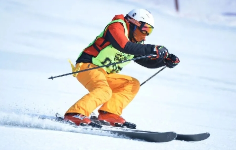 李寧烏金山國際滑雪場