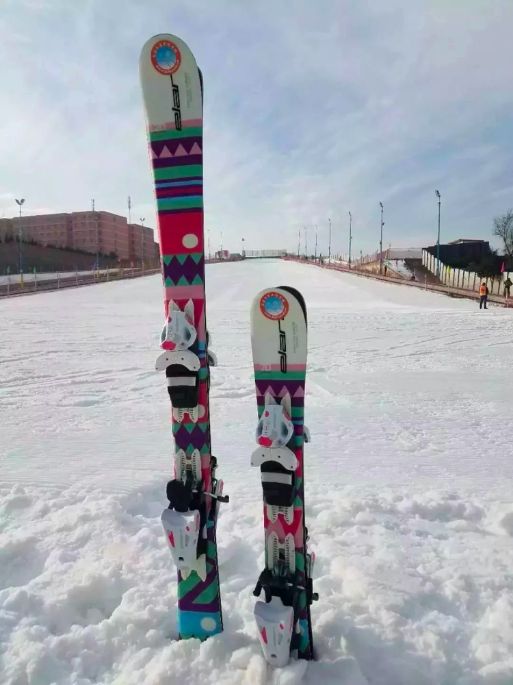 白鹿原影視城滑雪場