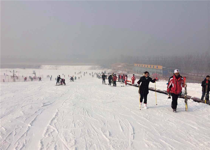 東營龍居桃花島滑雪場