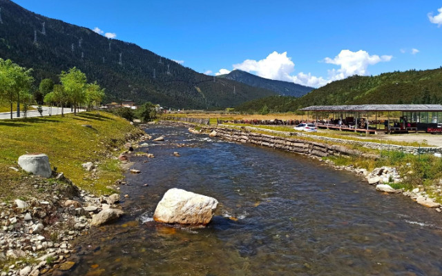 林芝魯朗國(guó)際旅游小鎮(zhèn)