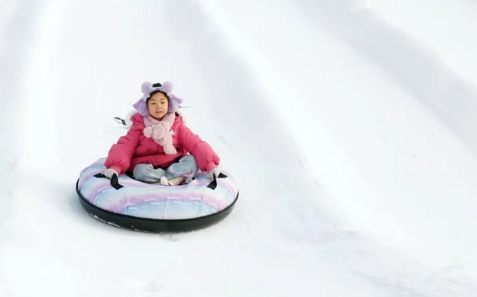 溫榆河公園西部小鎮(zhèn)冰雪樂園