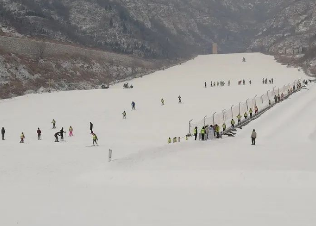 濟南世際園滑雪場3.jpg