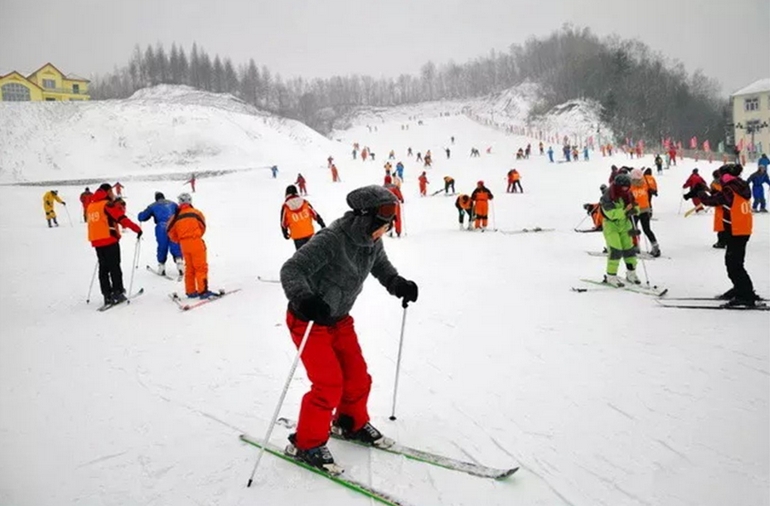 淄博玉黛湖滑雪場