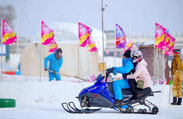 哈爾濱外灘雪人碼頭