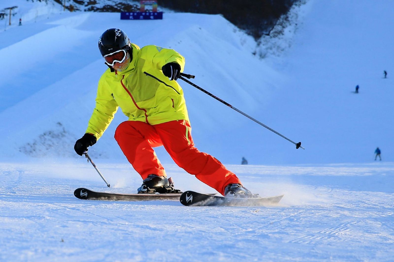 扎蘭屯金龍山滑雪場