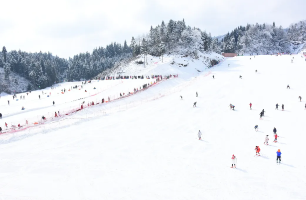 2025石柱天山國(guó)際滑雪場(chǎng)門票及收費(fèi)標(biāo)準(zhǔn)一覽(附預(yù)約入口+開放時(shí)間+介紹)