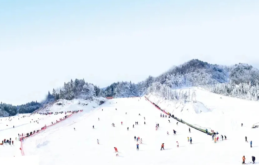 2025石柱天山國(guó)際滑雪場(chǎng)地址+門票價(jià)格+免票政策