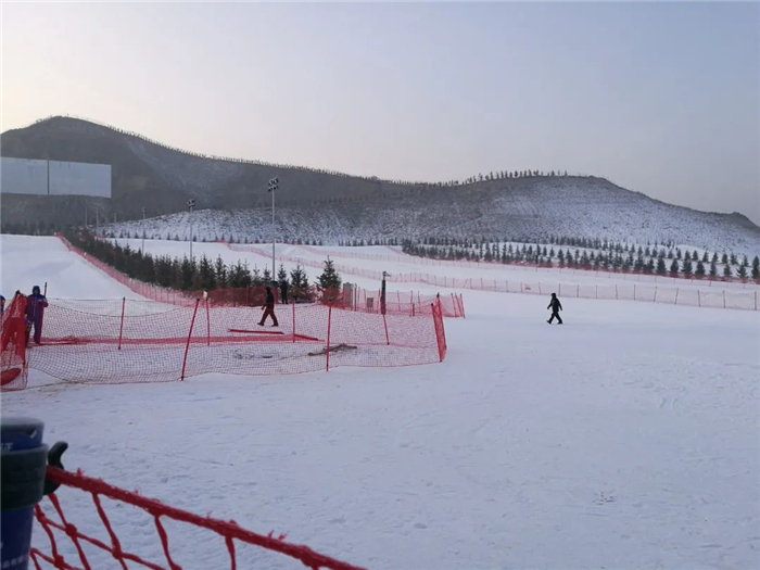 蘭州龍山國際滑雪場3.jpg