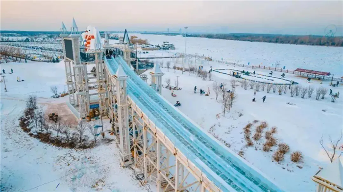 哈爾濱外灘雪人碼頭