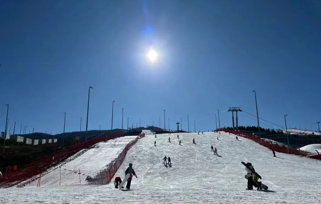 商丘沃瑞斯國際滑雪場