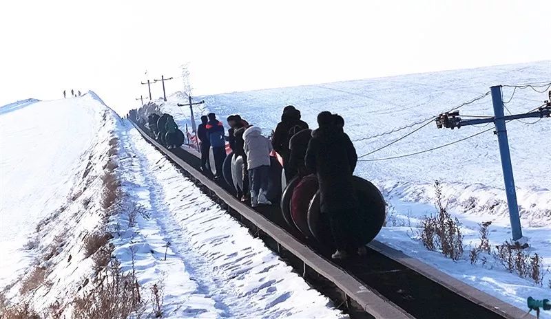 石河子臥龍山滑雪場