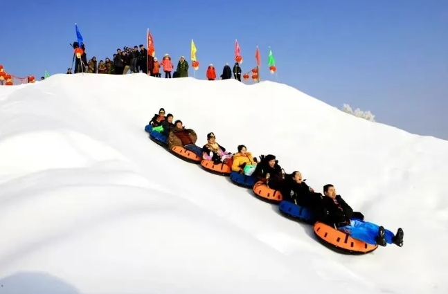 石河子臥龍山滑雪場