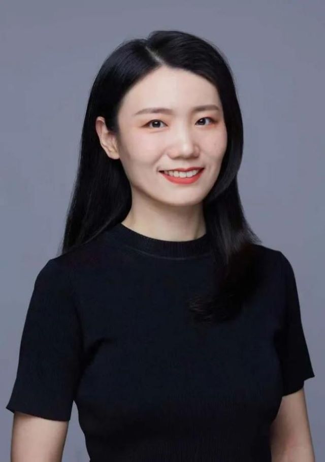 助理導(dǎo)演：周萌宣.jpg