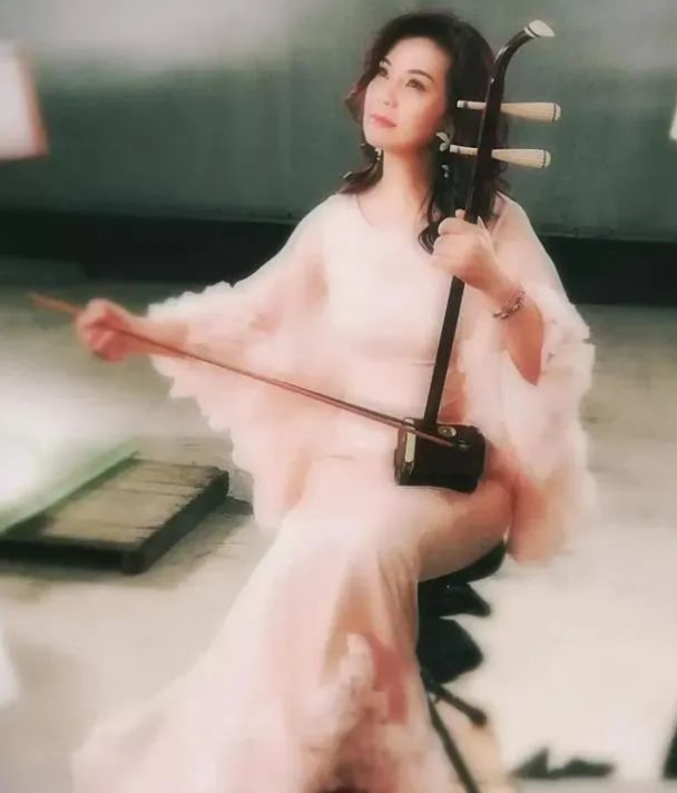 周冰倩深圳演唱會