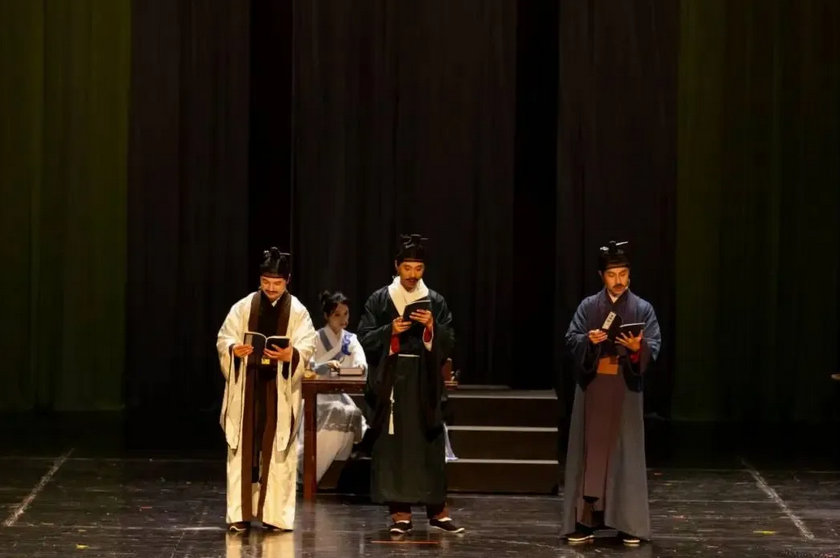 舞臺(tái)劇《文史上下五千年》黃岡站