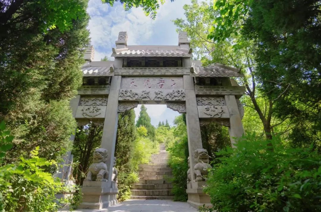 聊城魚(yú)山曹植風(fēng)景區(qū)