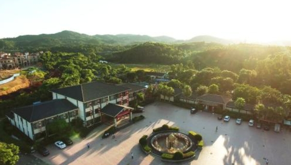 2025盤龍灣溫泉游玩攻略(附景區(qū)簡介+門票價格+住宿)