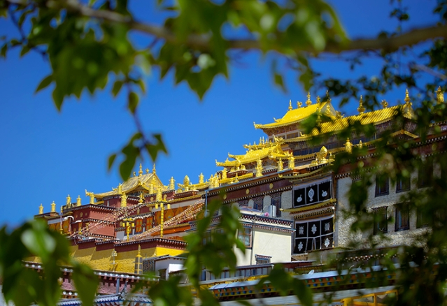 噶丹松贊林寺