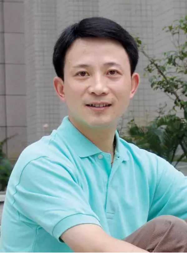 周珊1.jpg