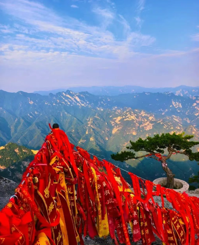 2025華山風(fēng)景區(qū)游玩亮點+登山路線+開放時間+門票信息