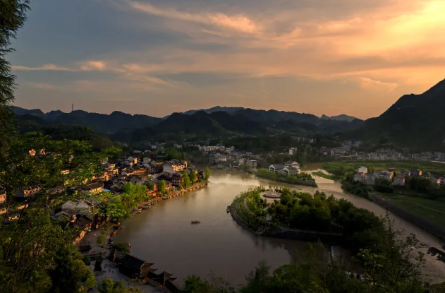 黑洞河漂流