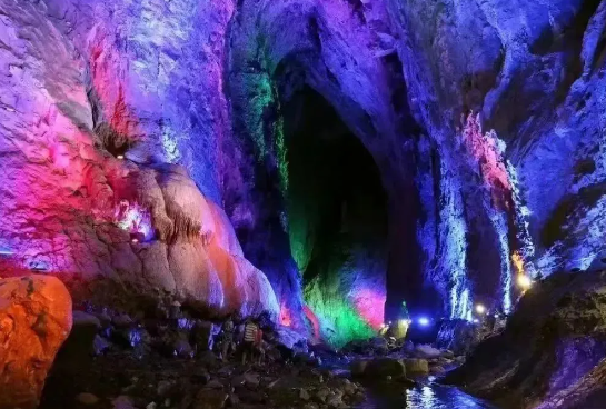 黑洞河漂流