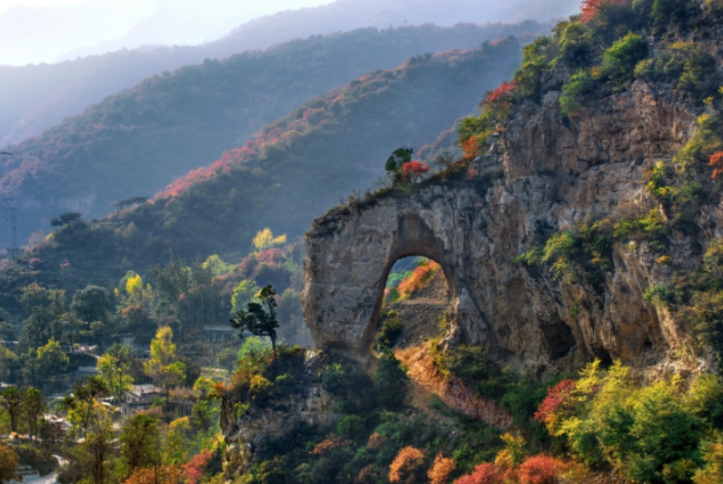 紅巖嶺自然風(fēng)景區(qū)