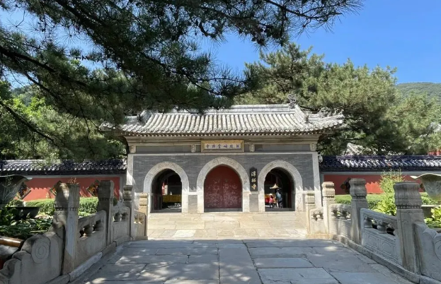 北京潭柘寺