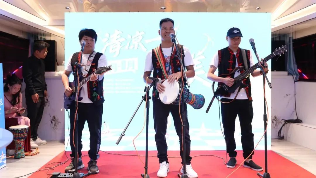 ?？跐O港印象游船