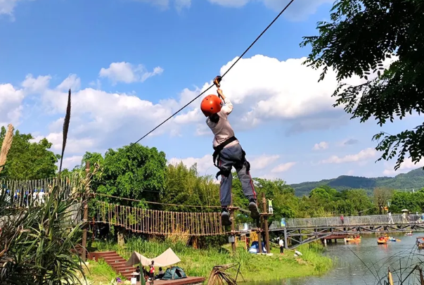 成都極趣探索主題樂園