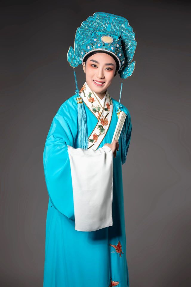 金玉皎.jpg