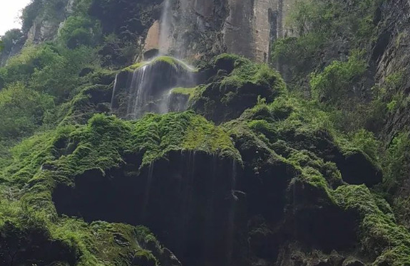 重慶黑洞河漂流